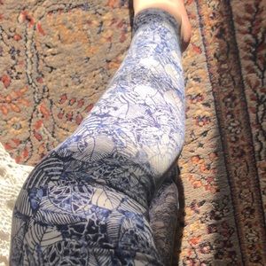 LuLaRoe Blue Tropical Pattern Leggings